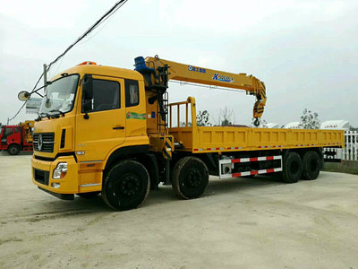 東風(fēng)天龍12噸徐工隨車吊平板車 高效多能的物流運(yùn)輸利器